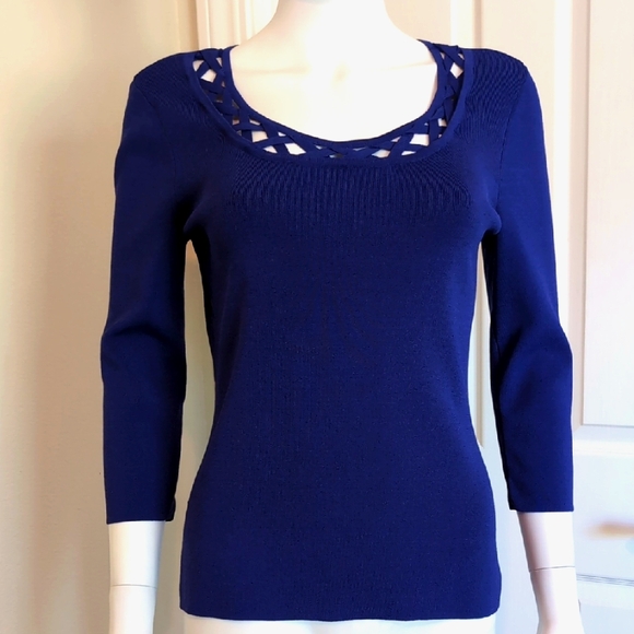 Cable & Gauge Tops - Cable & Gauge Blue 3/4 Sleeve CrissCross Scoop Neckline Viscose/Nylon Knit EUC